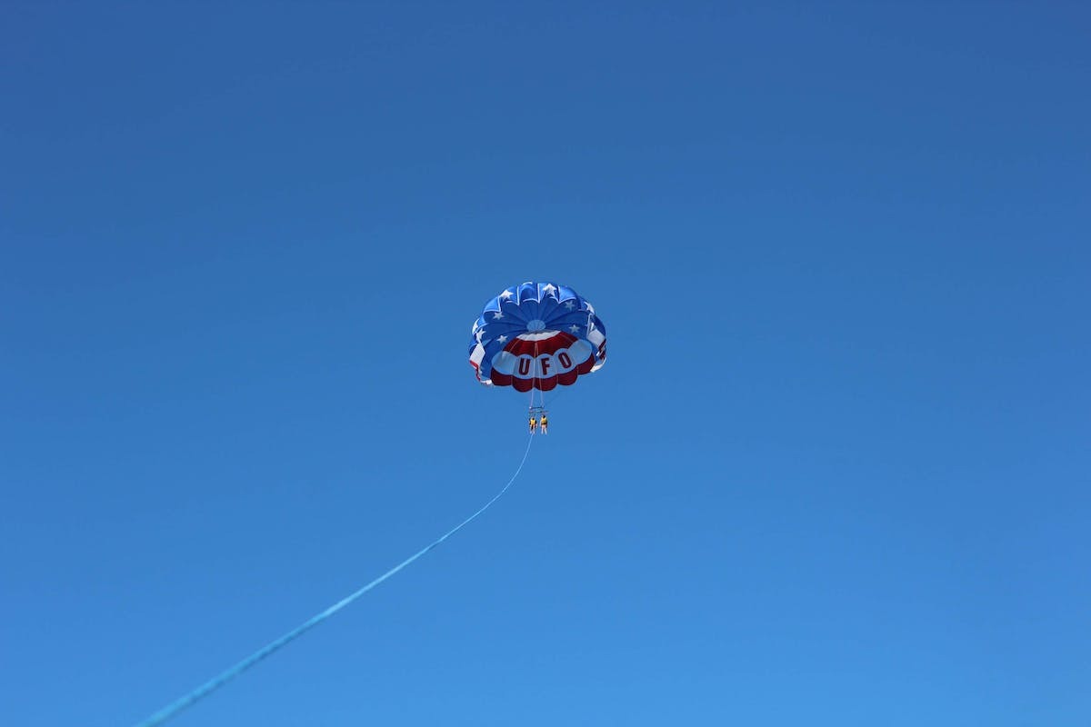 parachute requin