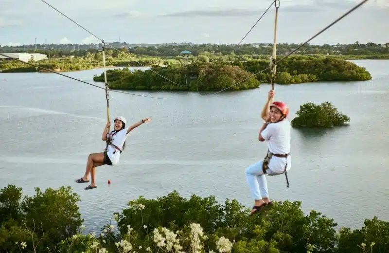 Les sensations fortes en pleine nature : la tyrolienne et le saut à l’élastique