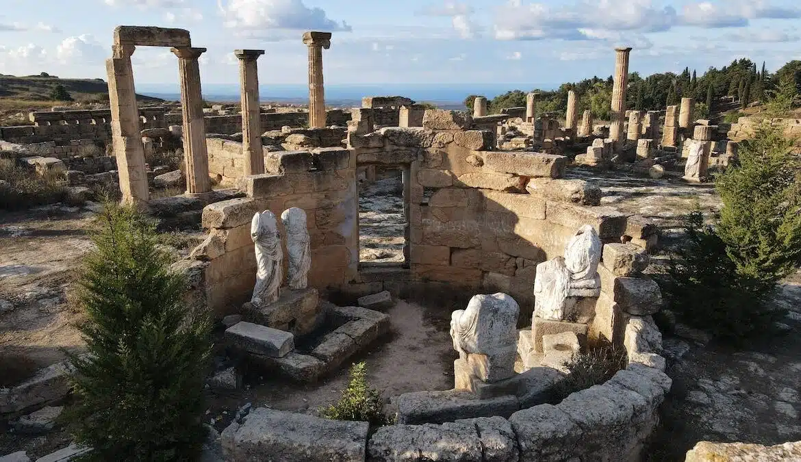 Découvrez les plus fascinants sites archéologiques à visiter pour une plongée dans l’histoire