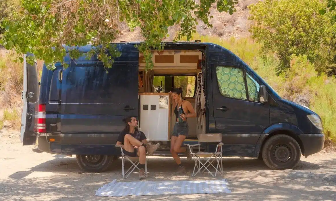 Voyagez en toute liberté avec un van aménagé : les meilleures astuces à connaître