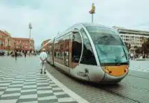 Voyager avec un petit budget : Les secrets pour utiliser les transports publics