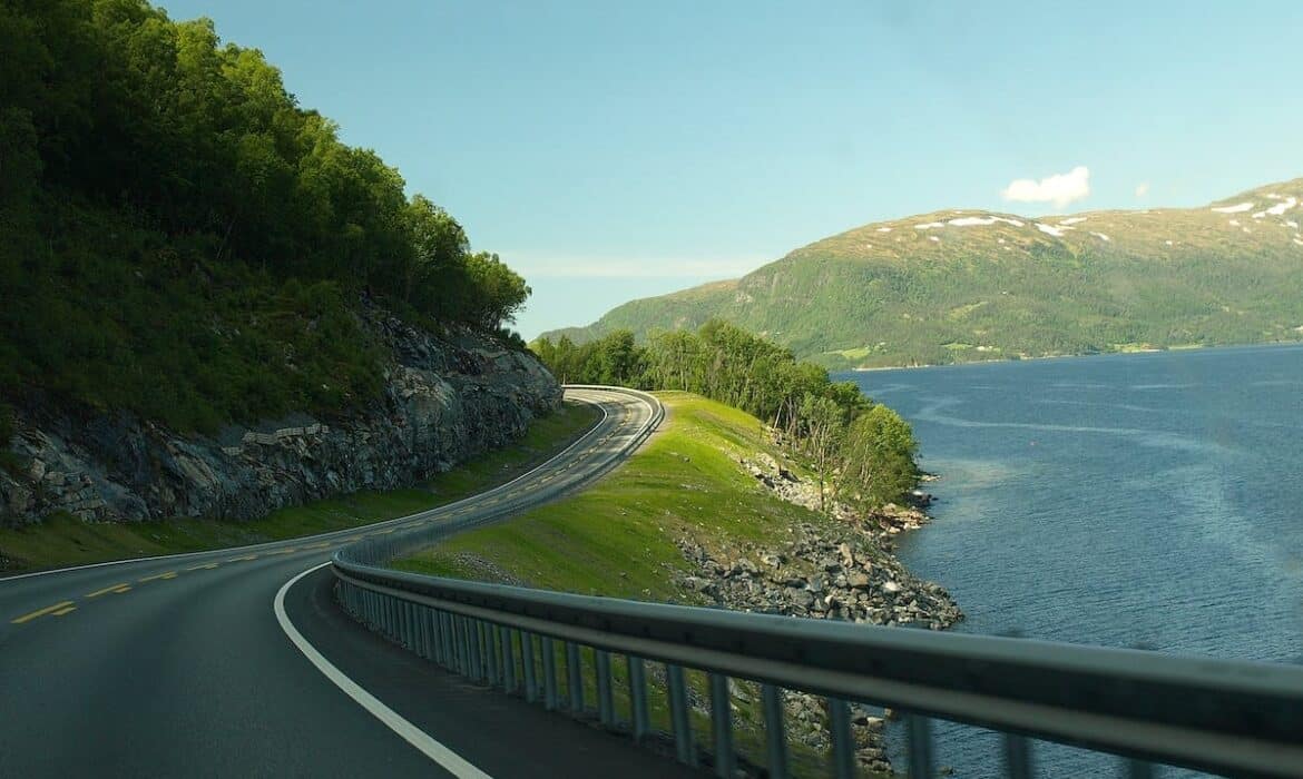 Découvrez l’art du road trip : une expérience unique pour voyager en voiture