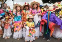 Découvrez les fascinantes traditions et coutumes locales de vos destinations de voyage