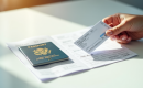 Billet d’avion : Faut-il inscrire son nom complet ? Pratique et conseils